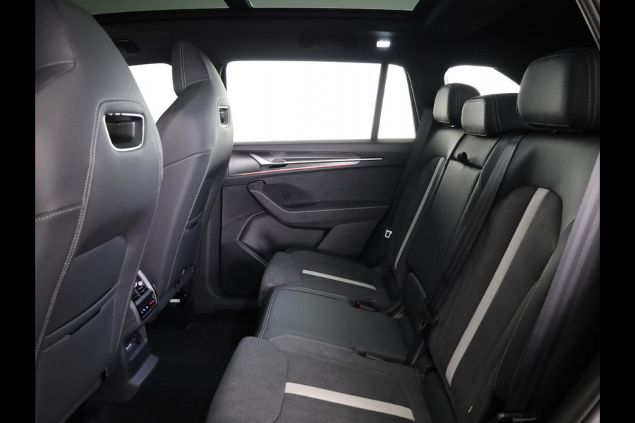 Škoda Kodiaq 1.5 TSI PHEV Sportline Business 204pk | Panoramadak | Trekhaak | Light & View | Adaptief onderstel | Canton Sound | Head-up | Blind Spot |