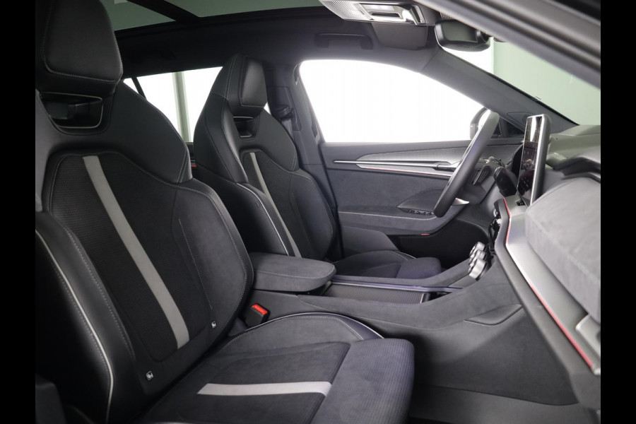Škoda Kodiaq 1.5 TSI PHEV Sportline Business 204pk | Panoramadak | Trekhaak | Light & View | Adaptief onderstel | Canton Sound | Head-up | Blind Spot |