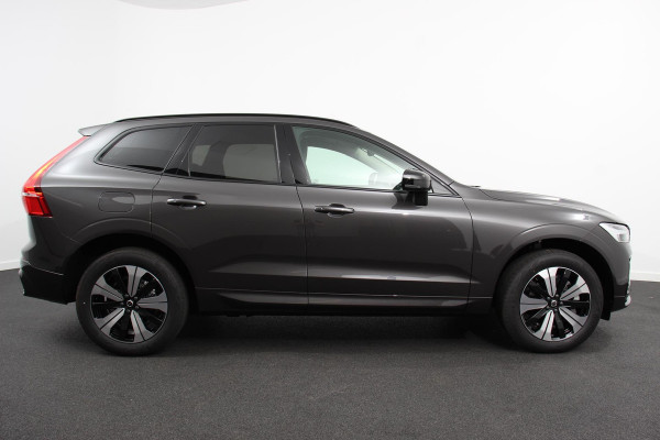 Volvo XC60 2.0 T6 Plug-in hybrid AWD Plus Dark Automaat Leder Navigatie Google Harman Kardon Panorama dak Lichtmetalen Velgen 19" Dab Stoelverwarming Camera Led