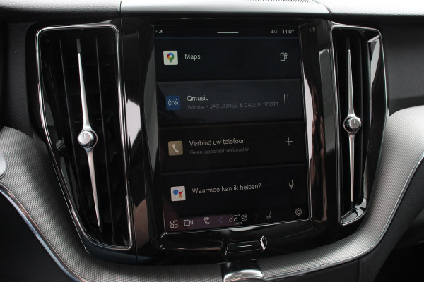 Volvo XC60 2.0 T6 Plug-in hybrid AWD Plus Dark Automaat Leder Navigatie Google Harman Kardon Panorama dak Lichtmetalen Velgen 19" Dab Stoelverwarming Camera Led