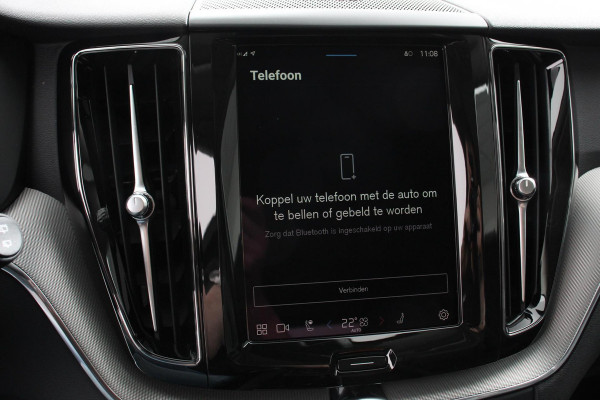 Volvo XC60 2.0 T6 Plug-in hybrid AWD Plus Dark Automaat Leder Navigatie Google Harman Kardon Panorama dak Lichtmetalen Velgen 19" Dab Stoelverwarming Camera Led