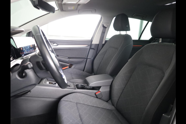 Volkswagen Golf 1.0 eTSI Life 110PK | Automaat (DSG) | Navigatie | Parkeersensoren |