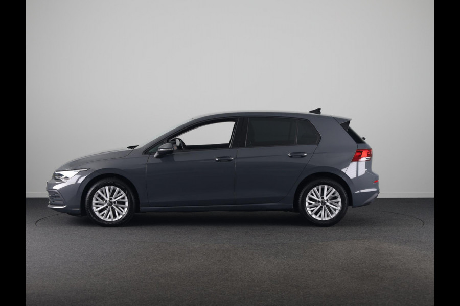 Volkswagen Golf 1.0 eTSI Life 110PK | Automaat (DSG) | Navigatie | Parkeersensoren |