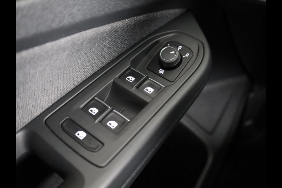 Volkswagen Golf 1.0 eTSI Life 110PK | Automaat (DSG) | Navigatie | Parkeersensoren |