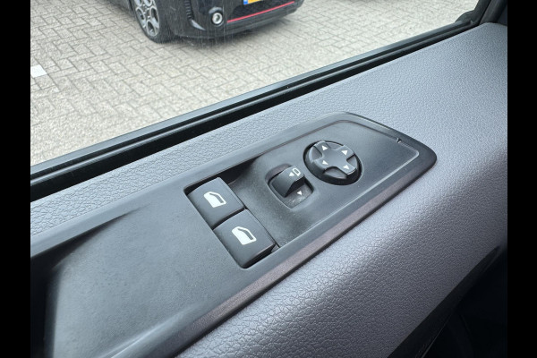 Peugeot e-Expert Standard Asphalt 75 kWh ZUID 136pk | L2 | 92,8% SoH | Cruise Control | Blind Spot Assist | Apple CarPlay |