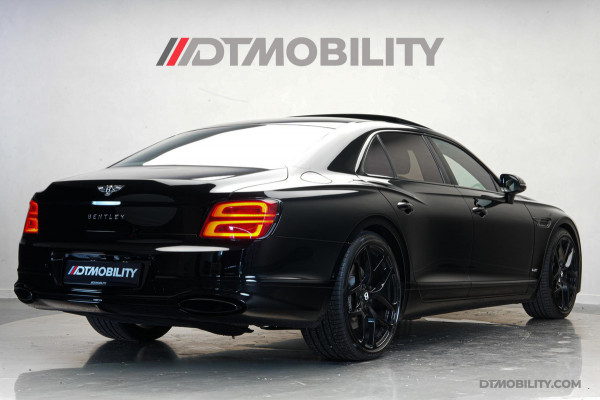 Bentley Flying Spur 6.0 W12 Mulliner | Black Line | Illuminated Flying B | Naim Audio