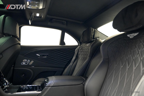 Bentley Flying Spur 6.0 W12 Mulliner | Black Line | Illuminated Flying B | Naim Audio