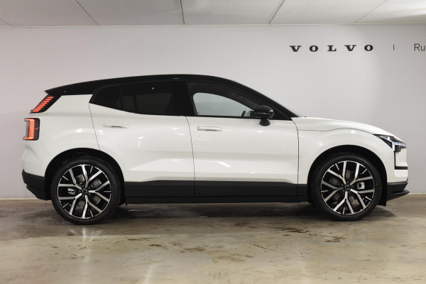 Volvo EX30 272PK Single Motor Extended Range Europa 69 kWh / Adaptive Cruise Control / Harman Kardon / Extra getint glas / Stoelverwarming / Stuurverwarming / Achteruitrijcamera / Elektrisch verstelbare stoelen / 20" velgen