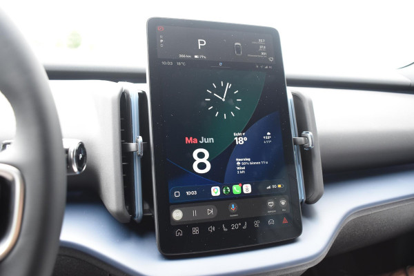 Volvo EX30 272PK Single Motor Extended Range Europa 69 kWh / Adaptive Cruise Control / Harman Kardon / Extra getint glas / Stoelverwarming / Stuurverwarming / Achteruitrijcamera / Elektrisch verstelbare stoelen / 20" velgen