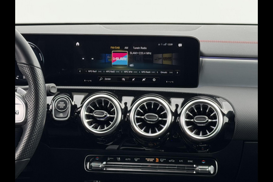 Mercedes-Benz CLA-Klasse 180 AMG Line AMG-LINE | SFEER VERLICHTING | WIDE-SCREEN