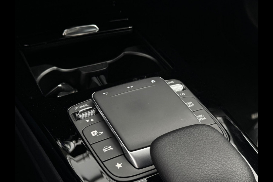 Mercedes-Benz CLA-Klasse 180 AMG Line AMG-LINE | SFEER VERLICHTING | WIDE-SCREEN