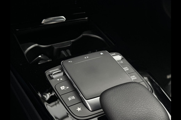 Mercedes-Benz CLA-Klasse 180 AMG Line AMG-LINE | SFEER VERLICHTING | WIDE-SCREEN