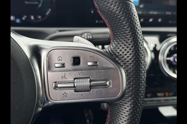 Mercedes-Benz CLA-Klasse 180 AMG Line AMG-LINE | SFEER VERLICHTING | WIDE-SCREEN