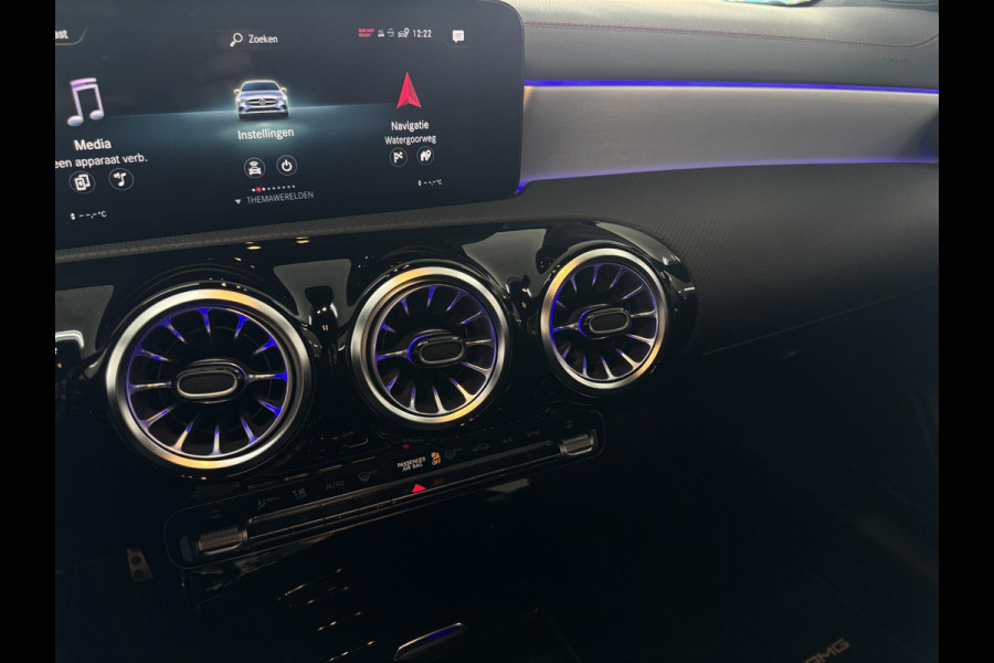 Mercedes-Benz CLA-Klasse 180 AMG Line AMG-LINE | SFEER VERLICHTING | WIDE-SCREEN