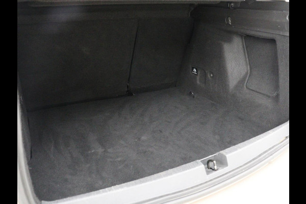 Dacia Duster 1.3 TCe Prestige | 360 Camera | Trekhaak | Carplay | Navigatie | Climate control | Dodehoek detectie | Parkeerhulp | Cruise control | Bluetooth | Origineel NL