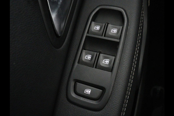 Dacia Duster 1.3 TCe Prestige | 360 Camera | Trekhaak | Carplay | Navigatie | Climate control | Dodehoek detectie | Parkeerhulp | Cruise control | Bluetooth | Origineel NL