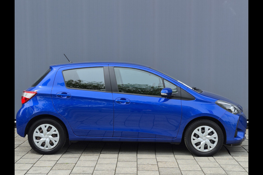 Toyota Yaris BWJ 2018 | 1.0 VVT-i 70PK Aspiration | CLIMA | NAVI | CAMERA A | EL RAMEN | EL SPIEGELS | LEDEREN STUUR |