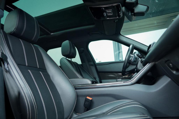 Land Rover Range Rover Velar 3.0 V6 AWD First Edition / Pano / Luchtvering / Meridian Surround / 23''