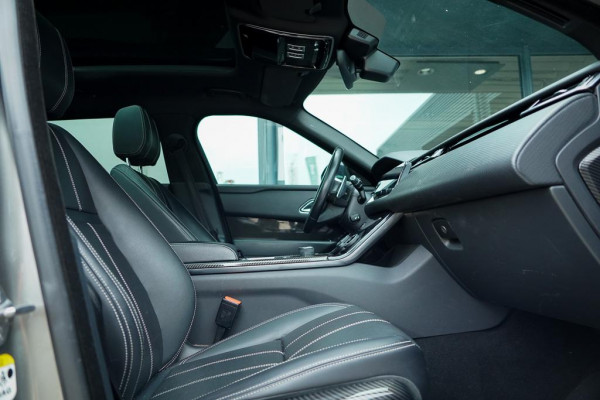 Land Rover Range Rover Velar 3.0 V6 AWD First Edition / Pano / Luchtvering / Meridian Surround / 23''