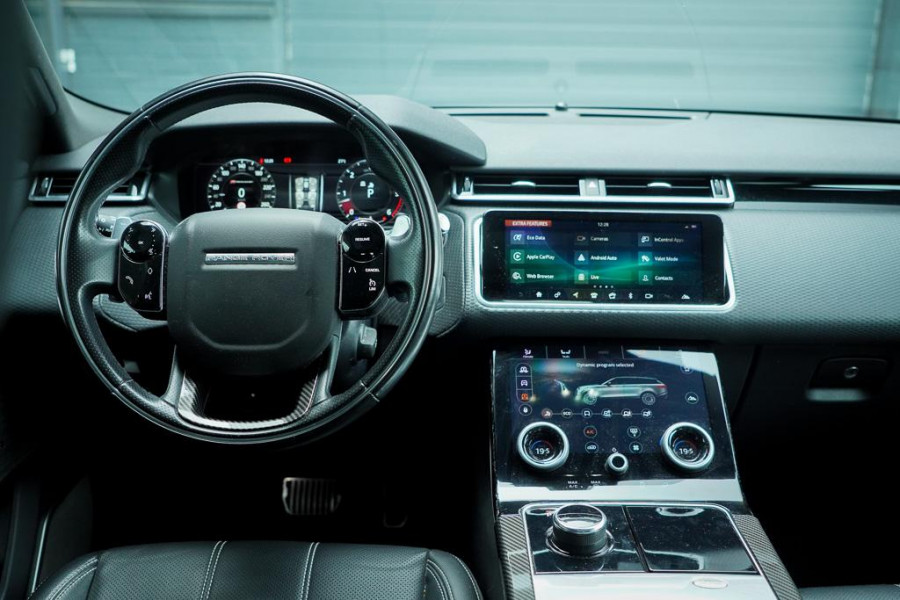 Land Rover Range Rover Velar 3.0 V6 AWD First Edition / Pano / Luchtvering / Meridian Surround / 23''