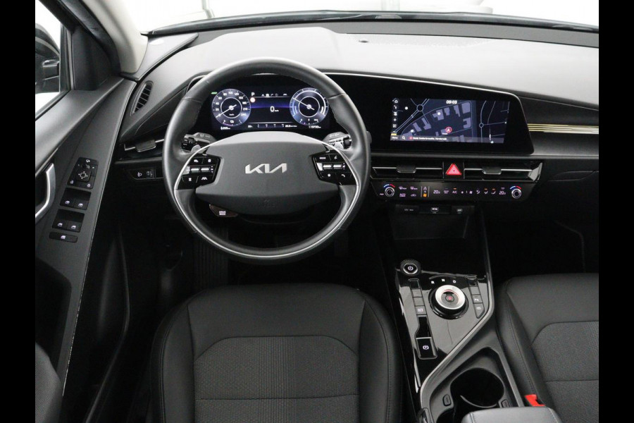 Kia Niro EV DynamicLine 64.8 kWh | Adaptive cruise | Half leder | Carplay | Full LED | Keyless | Sfeerverlichting | File Assistent | Camera | Navigatie | Parkeerhulp | Climate control
