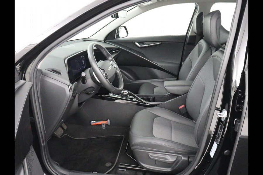 Kia Niro EV DynamicLine 64.8 kWh | Adaptive cruise | Half leder | Carplay | Full LED | Keyless | Sfeerverlichting | File Assistent | Camera | Navigatie | Parkeerhulp | Climate control
