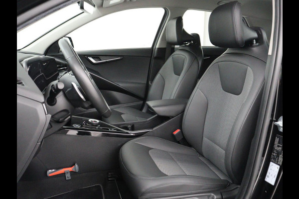Kia Niro EV DynamicLine 64.8 kWh | Adaptive cruise | Half leder | Carplay | Full LED | Keyless | Sfeerverlichting | File Assistent | Camera | Navigatie | Parkeerhulp | Climate control