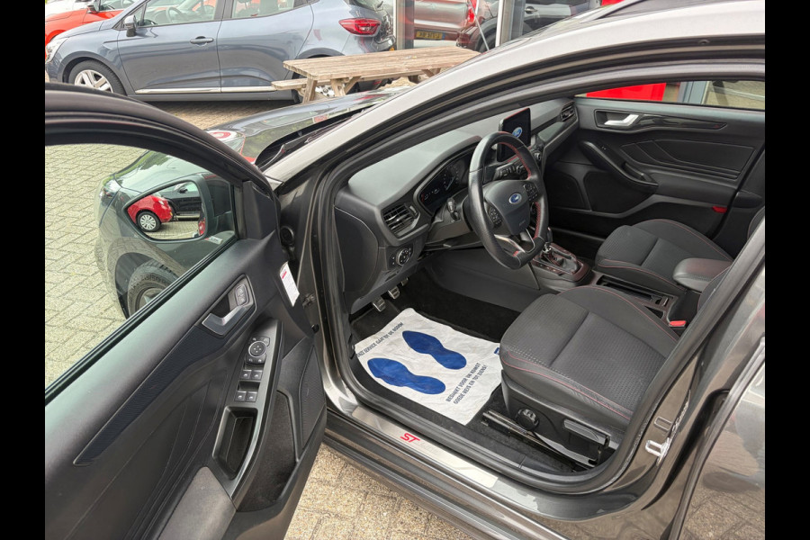 Ford FOCUS Wagon 1.0 EcoBoost ST Line Business / trekhaak / camera