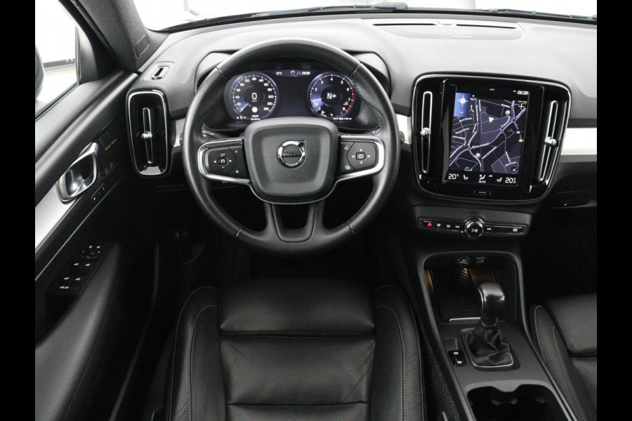 Volvo XC40 1.5 T3 Inscription | Leder | Stoelverwarming | Trekhaak | Carplay | Harman/Kardon | Camera | Keyless | Navigatie | Achterbankverwarming | Memory | Full LED | Cruise control | Parkeerhulp