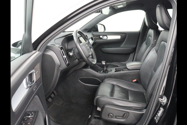Volvo XC40 1.5 T3 Inscription | Leder | Stoelverwarming | Trekhaak | Carplay | Harman/Kardon | Camera | Keyless | Navigatie | Achterbankverwarming | Memory | Full LED | Cruise control | Parkeerhulp