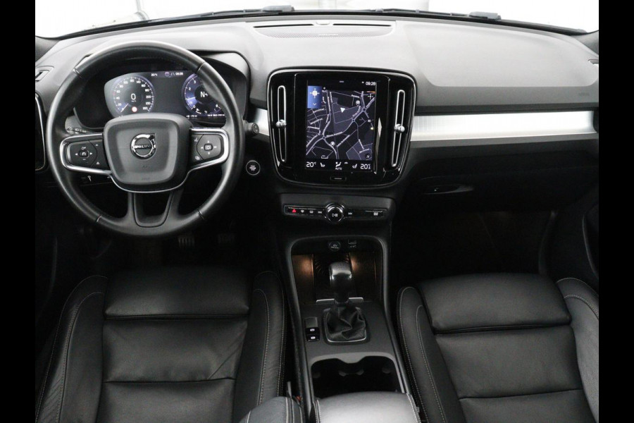 Volvo XC40 1.5 T3 Inscription | Leder | Stoelverwarming | Trekhaak | Carplay | Harman/Kardon | Camera | Keyless | Navigatie | Achterbankverwarming | Memory | Full LED | Cruise control | Parkeerhulp