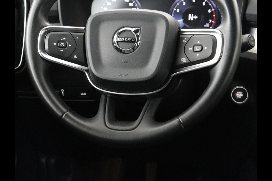 Volvo XC40 1.5 T3 Inscription | Leder | Stoelverwarming | Trekhaak | Carplay | Harman/Kardon | Camera | Keyless | Navigatie | Achterbankverwarming | Memory | Full LED | Cruise control | Parkeerhulp