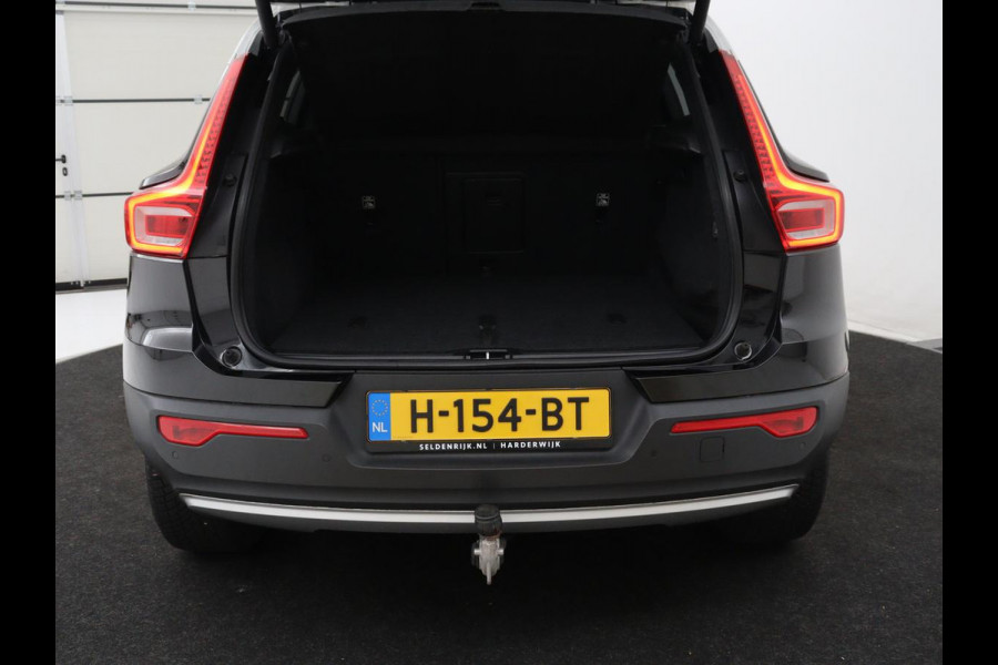 Volvo XC40 1.5 T3 Inscription | Leder | Stoelverwarming | Trekhaak | Carplay | Harman/Kardon | Camera | Keyless | Navigatie | Achterbankverwarming | Memory | Full LED | Cruise control | Parkeerhulp