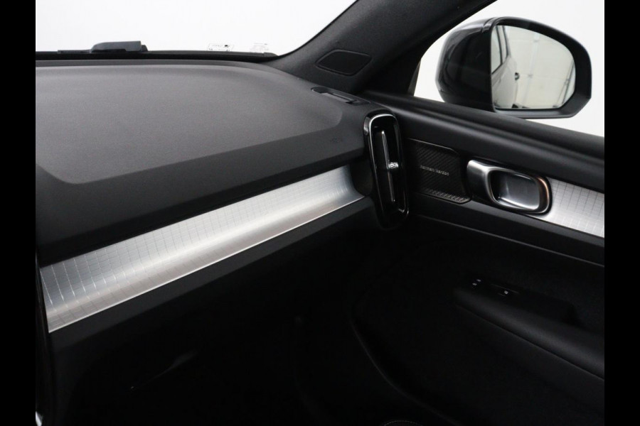 Volvo XC40 1.5 T3 Inscription | Leder | Stoelverwarming | Trekhaak | Carplay | Harman/Kardon | Camera | Keyless | Navigatie | Achterbankverwarming | Memory | Full LED | Cruise control | Parkeerhulp