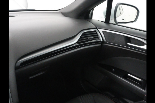 Ford Mondeo 1.5 ST Line | Trekhaak | Stoelverwarming | Keyless | Carplay | Navigatie | Stuurverwarming | Park Assist | Sfeerverlichting | DAB | Climate control | Bluetooth | Cruise control | Origineel NL