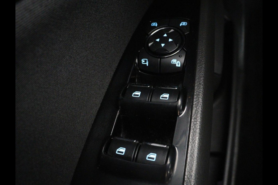 Ford Mondeo 1.5 ST Line | Trekhaak | Stoelverwarming | Keyless | Carplay | Navigatie | Stuurverwarming | Park Assist | Sfeerverlichting | DAB | Climate control | Bluetooth | Cruise control | Origineel NL