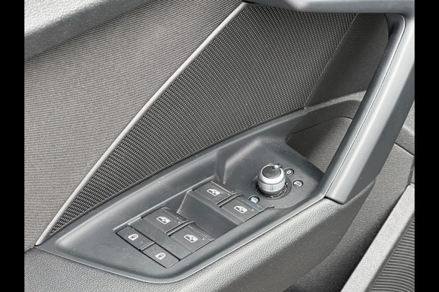 Audi A3 Sportback 30 TFSI S edition ACC | STOELVERW. | APPLE CARPLAY