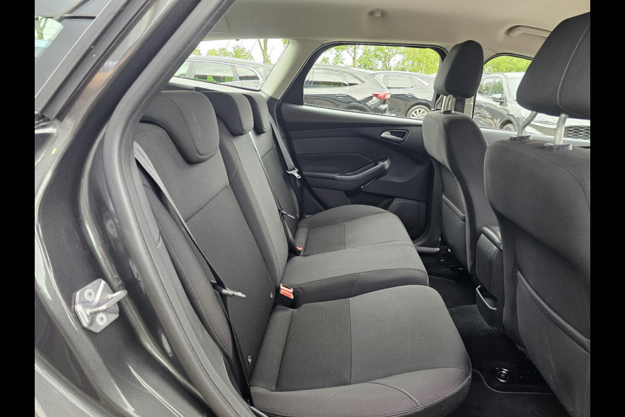 Ford FOCUS Wagon 1.0 Lease Edition Navigatie | Cruise control | Apple Carplay / Android auto | PDC achter etc.