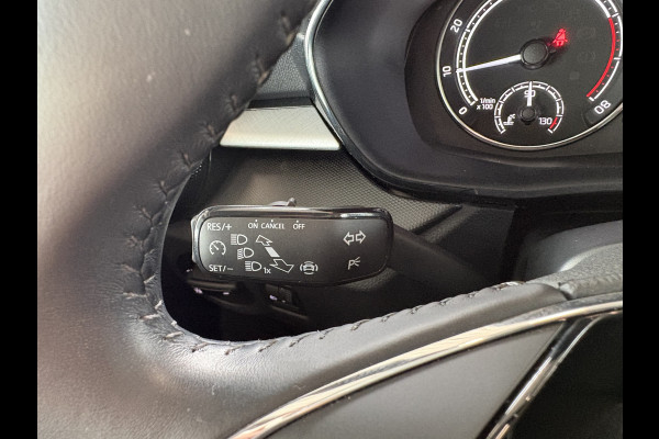 Škoda Fabia 1.0 TSi 95pk Ambition 5-drs. CARPLAY/CRUISE/PDC/TREKHAAK/STOELVERWARMING