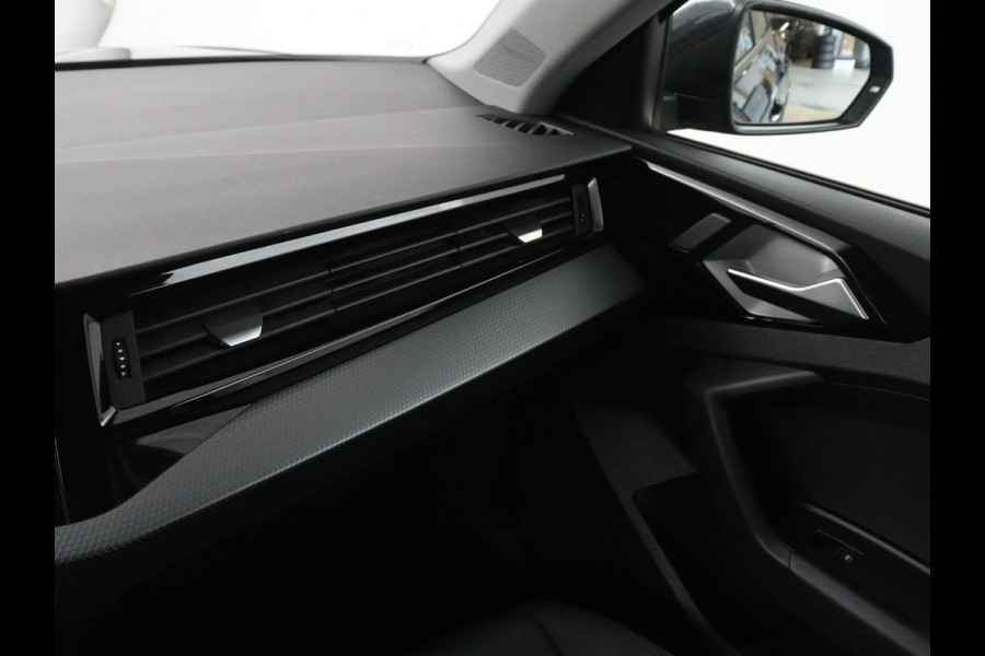 Audi A1 citycarver 30 TFSI epic | Carplay | Full LED | Climate control | Parkeerhulp | Virtual Cockpit | Navigatie | Cruise control | Sportstoelen | Bluetooth