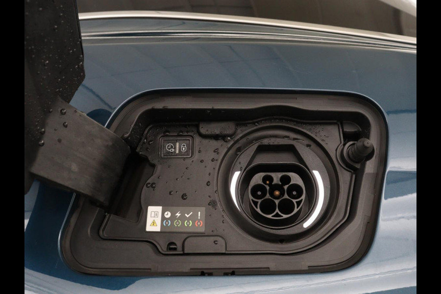 Peugeot 3008 1.6 HYbrid 225 GT Pack Business | SOH 92,5% | Stoelverwarming | Focal Sound | Adaptive cruise | 360 Camera | Alcantara | Carplay | Massage | Memory | Navigatie | Park Assist | PHEV | Plug In