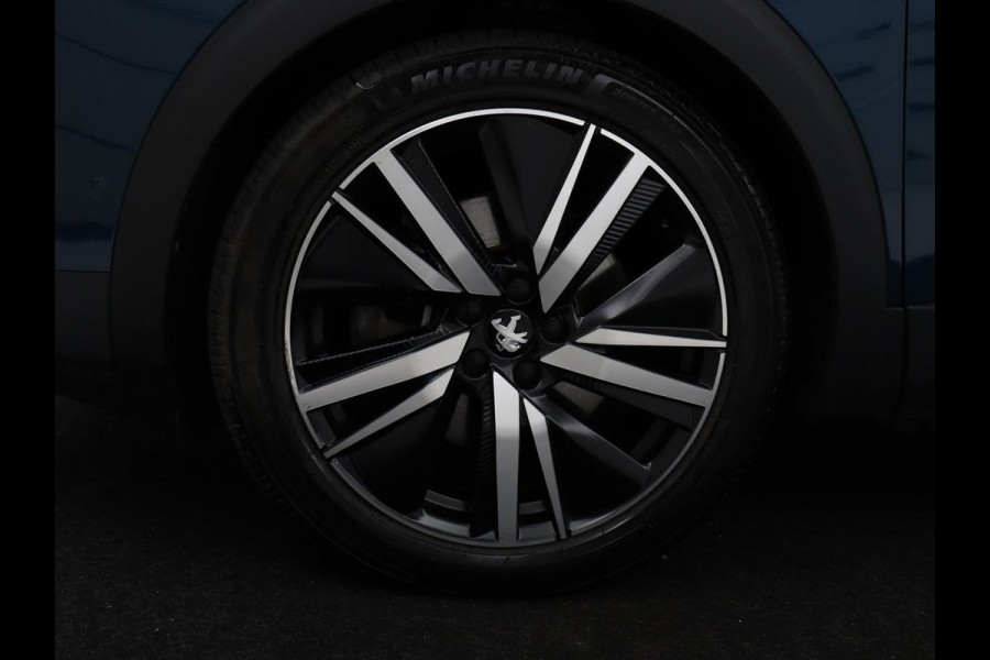 Peugeot 3008 1.6 HYbrid 225 GT Pack Business | SOH 92,5% | Stoelverwarming | Focal Sound | Adaptive cruise | 360 Camera | Alcantara | Carplay | Massage | Memory | Navigatie | Park Assist | PHEV | Plug In