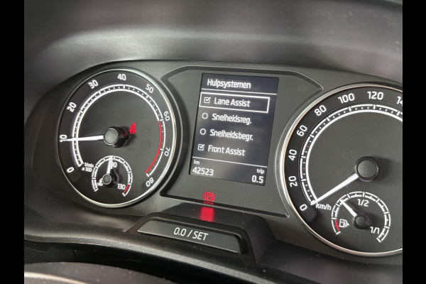 Škoda Fabia 1.0 TSi 95pk Ambition 5-drs. CARPLAY/CRUISE/PDC/TREKHAAK/STOELVERWARMING