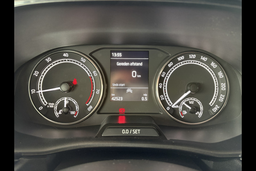 Škoda Fabia 1.0 TSi 95pk Ambition 5-drs. CARPLAY/CRUISE/PDC/TREKHAAK/STOELVERWARMING