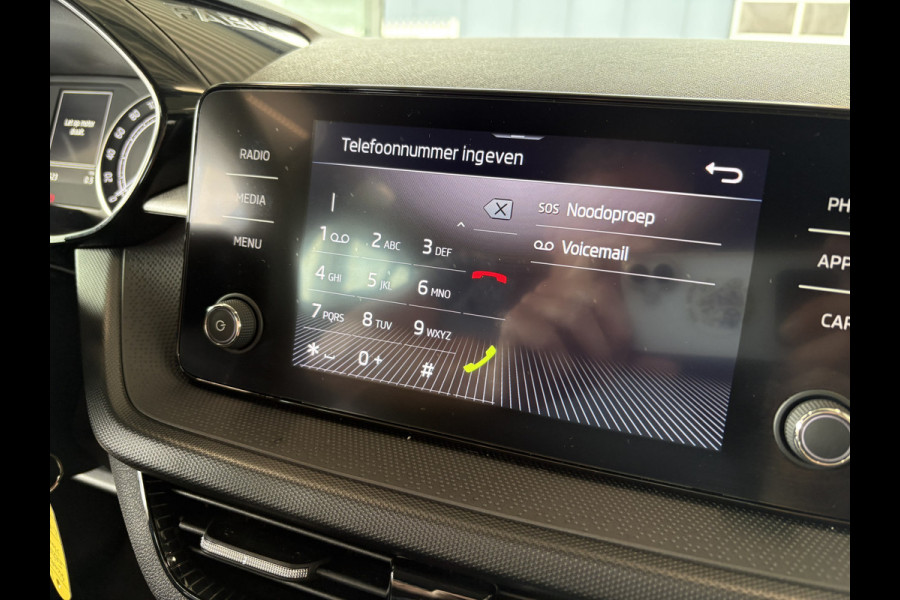 Škoda Fabia 1.0 TSi 95pk Ambition 5-drs. CARPLAY/CRUISE/PDC/TREKHAAK/STOELVERWARMING