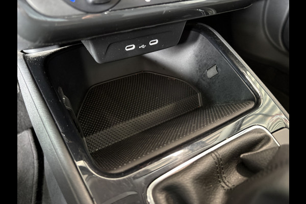 Škoda Fabia 1.0 TSi 95pk Ambition 5-drs. CARPLAY/CRUISE/PDC/TREKHAAK/STOELVERWARMING