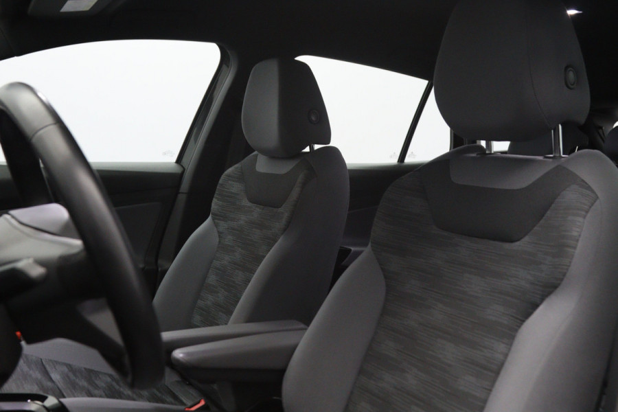 Volkswagen ID.4 Life 77 kWh 204 PK, Trekhaak, Carplay, WInterpakket, Adap. Cruise Control
