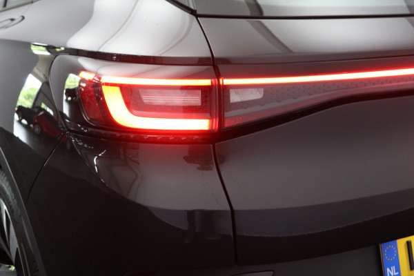 Volkswagen ID.4 Life 77 kWh 204 PK, Trekhaak, Carplay, WInterpakket, Adap. Cruise Control