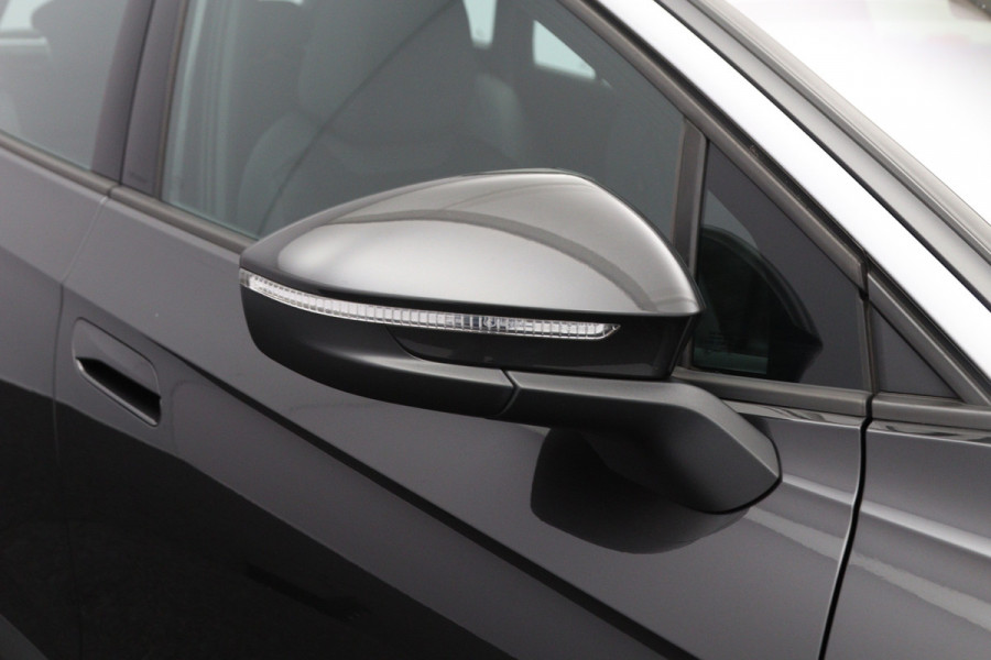 Volkswagen ID.4 Life 77 kWh 204 PK, Trekhaak, Carplay, WInterpakket, Adap. Cruise Control