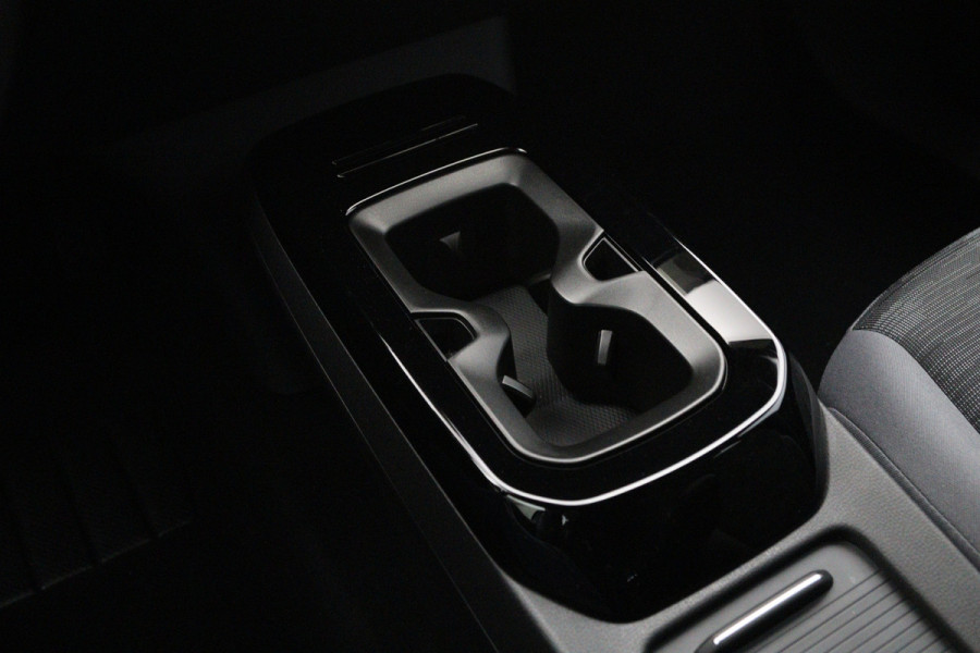Volkswagen ID.4 Life 77 kWh 204 PK, Trekhaak, Carplay, WInterpakket, Adap. Cruise Control